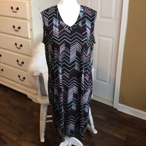 Sleeveless maternity dress